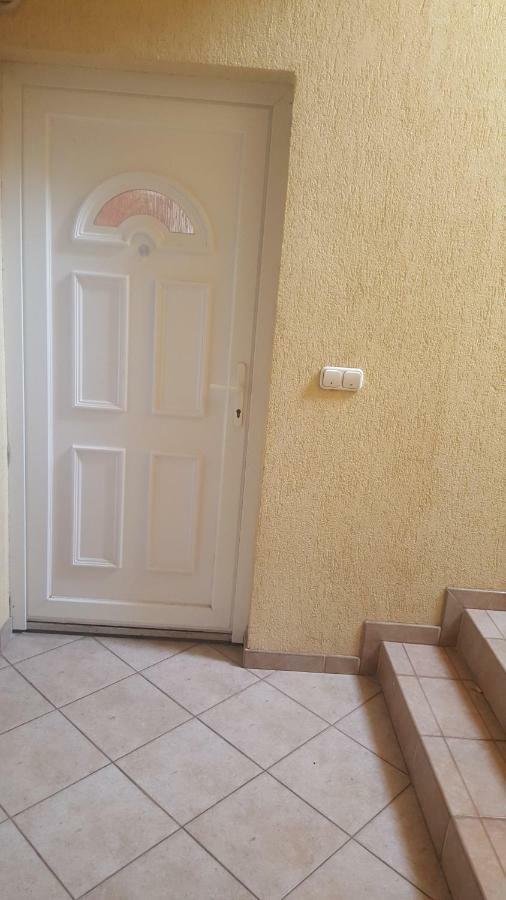 Kristaly Apartman Szeged Exteriör bild
